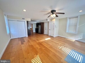 Building Photo - 1017 W Cross St