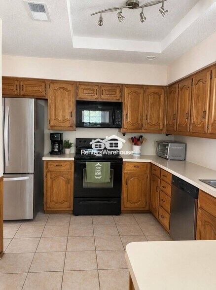 Building Photo - 2302 Greenpark Dr