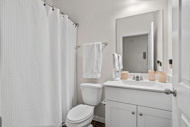 Building Photo - 121 Rubrum Rd