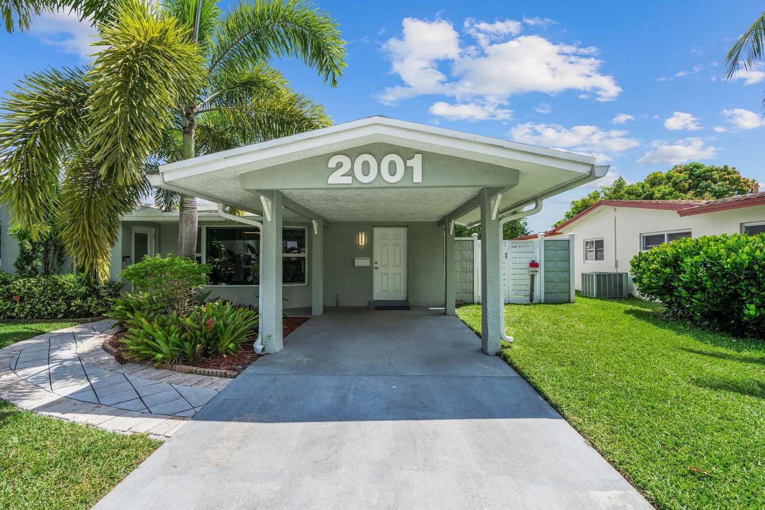 Building Photo - 2001 NW 36th St