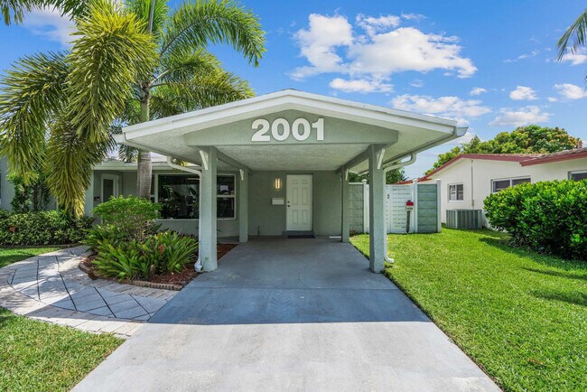 Building Photo - 2001 NW 36th St