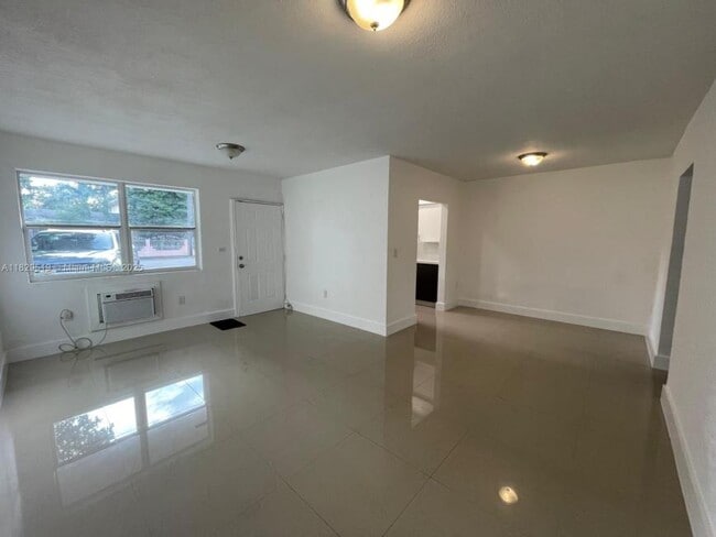 Building Photo - 1 bedroom in Miami FL 33147