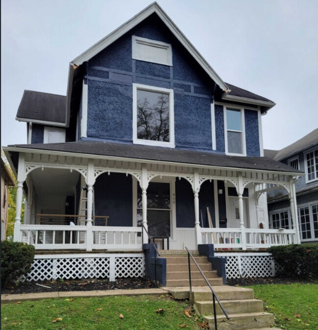 Building Photo - 419 W Howard