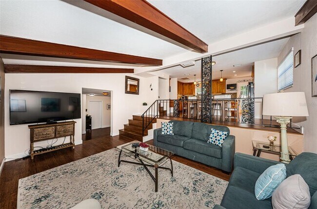 Building Photo - 13556 Bellewood Ave