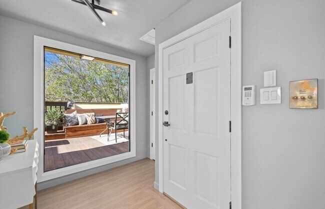 Building Photo - 259 Noe St