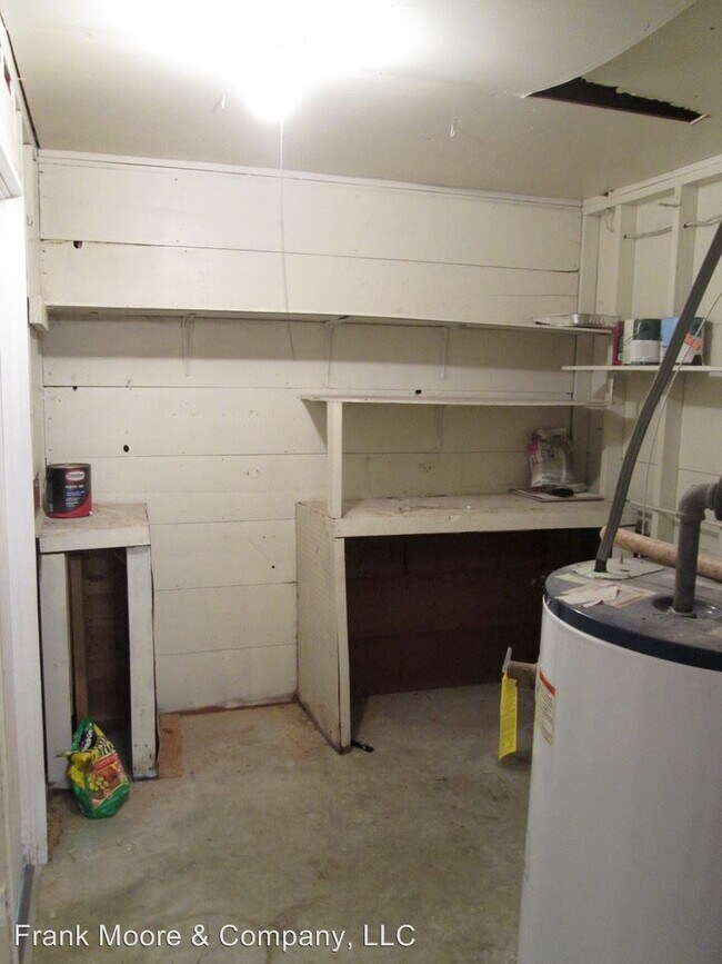 Building Photo - 3 br, 1.5 bath House - 232 Dyches Dr