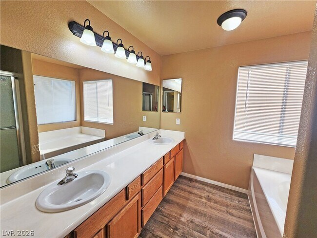 Building Photo - 3680 Ravine Ave