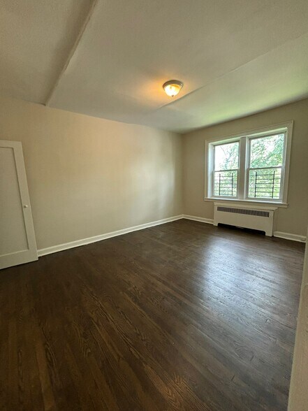 51 Summit Ave B3 - 56 Summit Ave