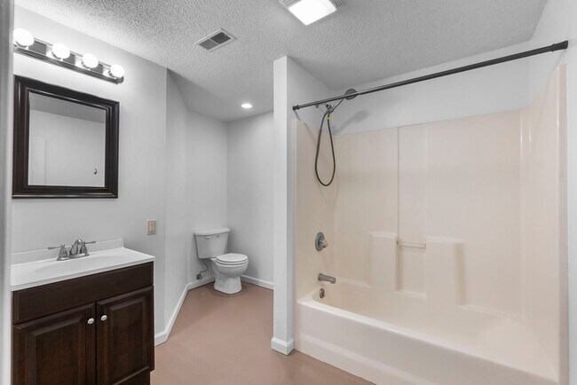 Building Photo - Spacious House in Cape Girardeau, Alma Schrader School District