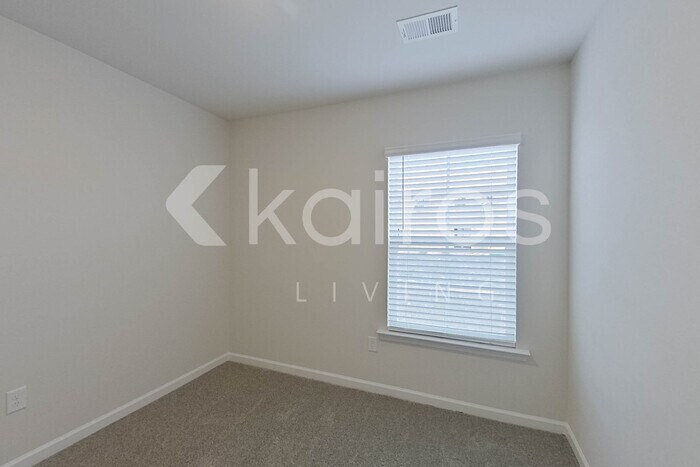 Building Photo - 2153 Banyon Cir