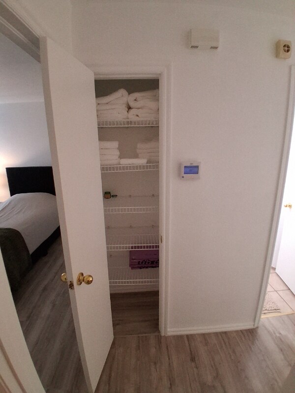 Building Photo - 2036 Cloverdale Ln