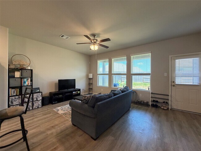 Building Photo - 27122 Peaceful Cv Dr