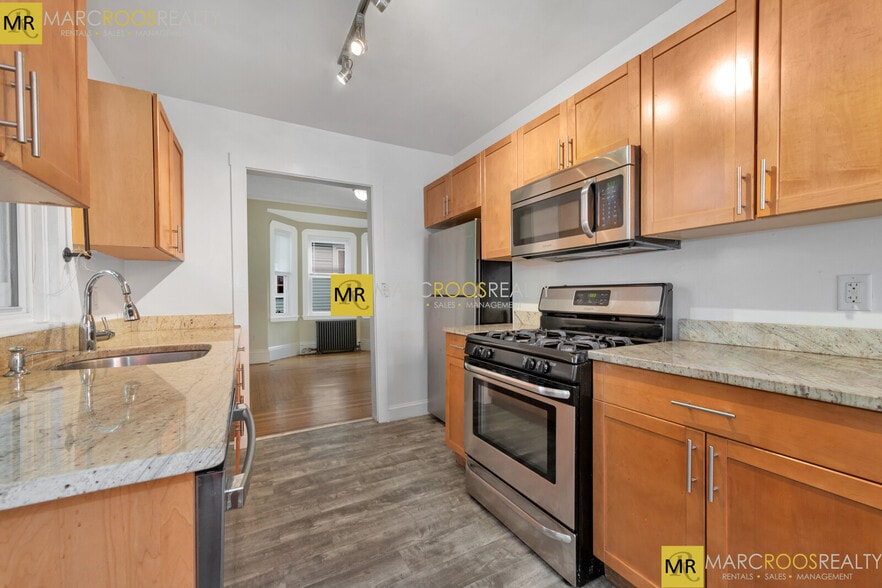 Building Photo - 5 Murdock Ter