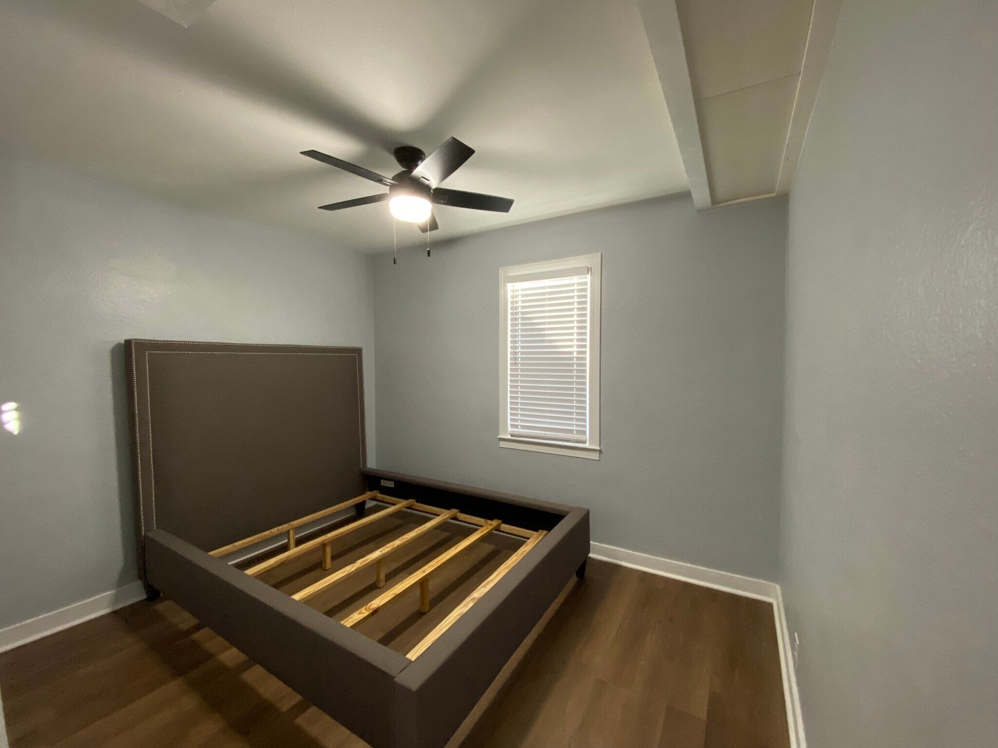 Building Photo - 2316 2nd Ave W