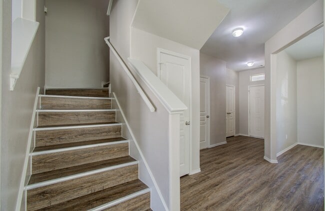 Building Photo - 16830 Mammoth Springs Dr