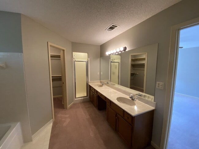 Building Photo - 3 BEDROOM 2 BATHROOM MEMPHIS RENTAL HOME