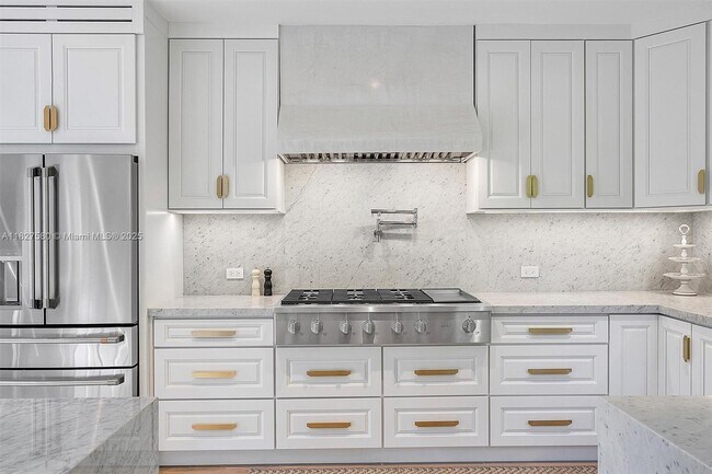 Building Photo - 607 Melaleuca Ln