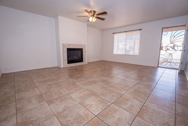 Building Photo - Beautiful Patio Home! 3 Bedrooms, 2 Bath, Split Floor Plan, Central A/C with 2 Car Garage