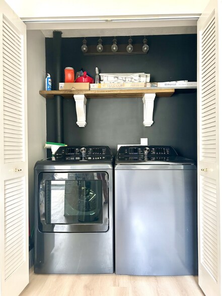 Building Photo - 7826 Heaton Way