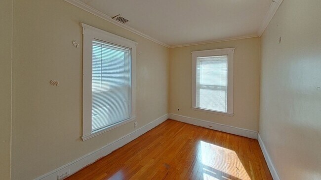 Building Photo - 17 Marcella St
