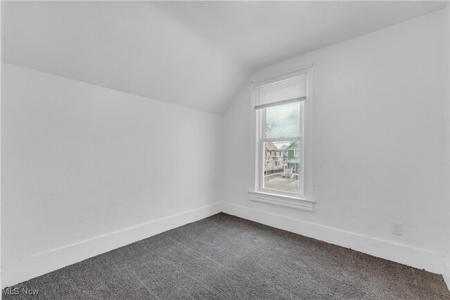 Building Photo - 9618 Willard Ave