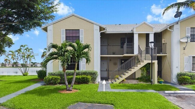 Building Photo - 999 Hamilton Dr