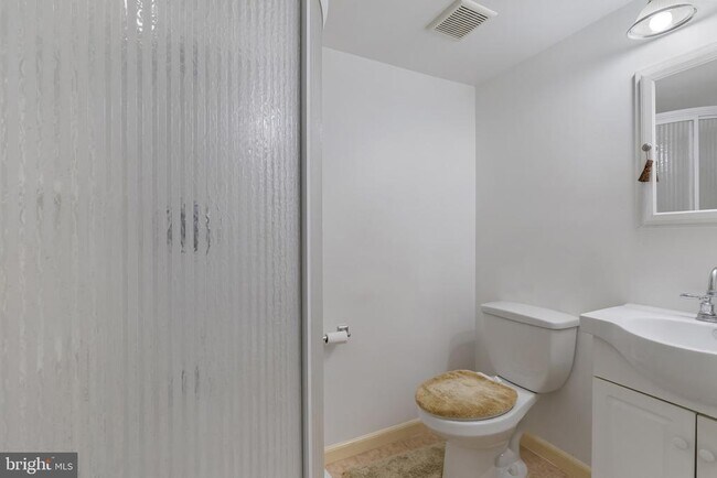 Building Photo - 10877 Olde Woods Way