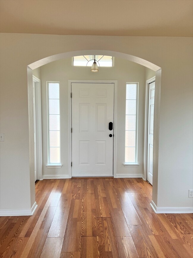 Building Photo - 740 Winborne Way