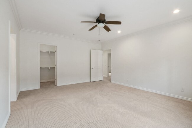 Building Photo - 908 N Santa Anita Ave