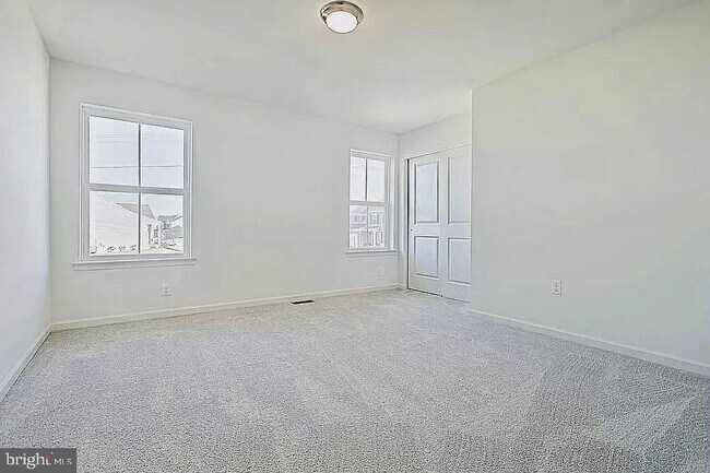 Building Photo - 20 Shillington Ln