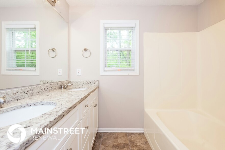 Building Photo - 5515 Hall Cir