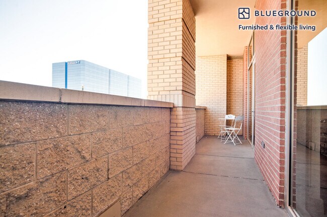 Building Photo - 816 Acoma St