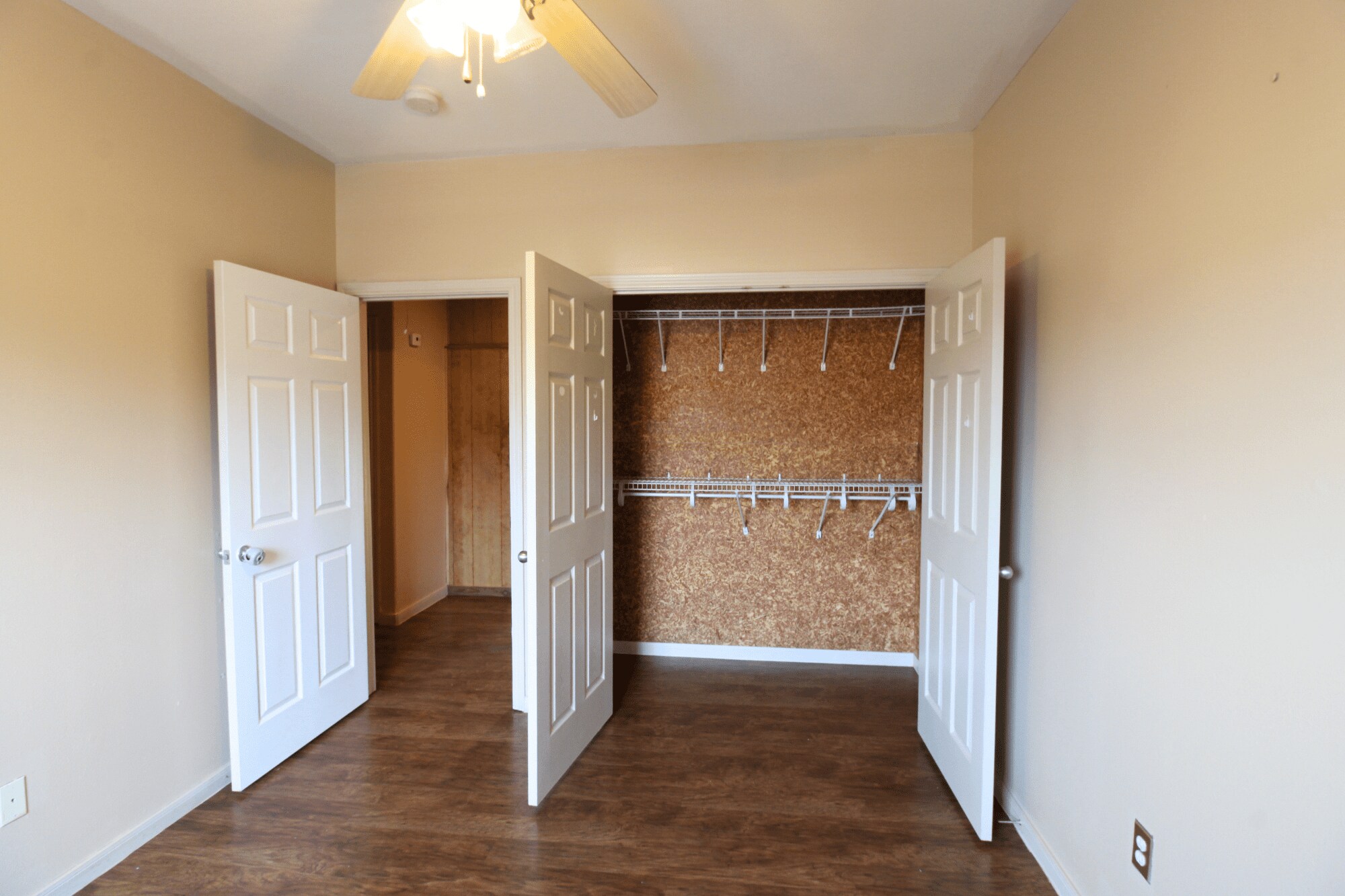 Building Photo - 2445 Monarch Dr