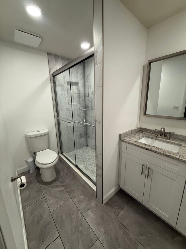 Building Photo - 11827 Hickorynut Dr