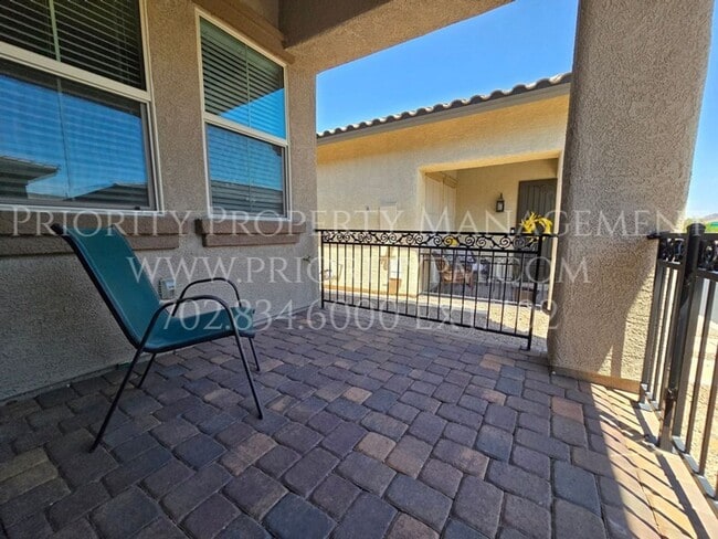 Building Photo - 738 Briar Knoll Dr
