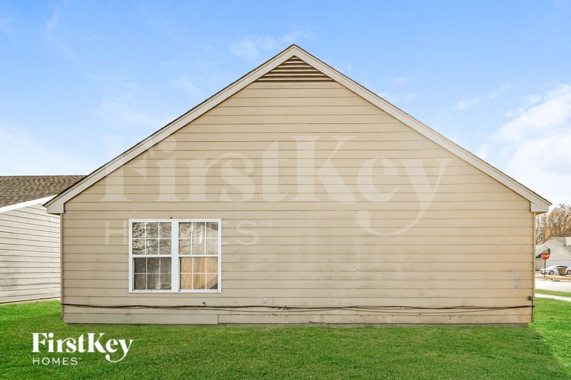 Building Photo - 4820 Royal Run Dr