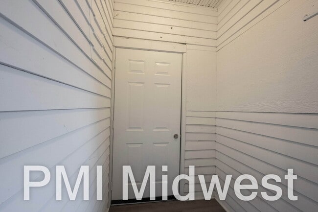 Building Photo - 24 N Euclid Ave