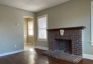 Building Photo - Charming 1 Bed Near Plaza District | Historic Character + Secure Entry