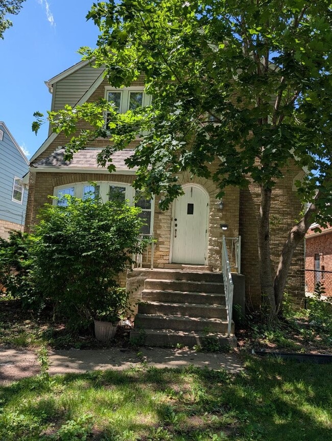 Building Photo - 3215 N 53rd St