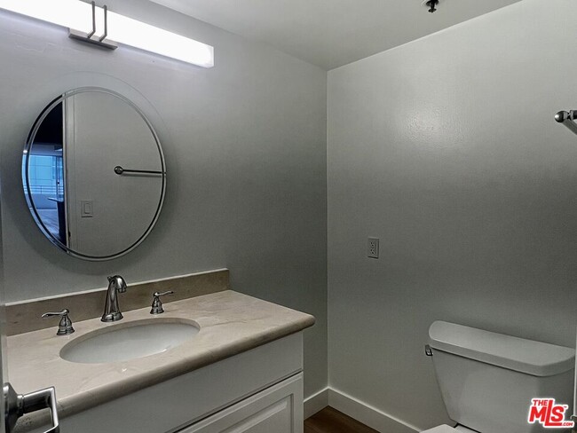 Building Photo - 10390 Wilshire Blvd