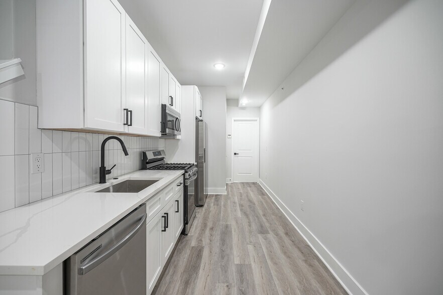 Building Photo - 2117 S 4th St