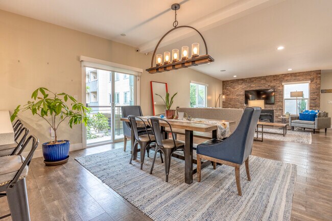 Building Photo - 3805 Keating St