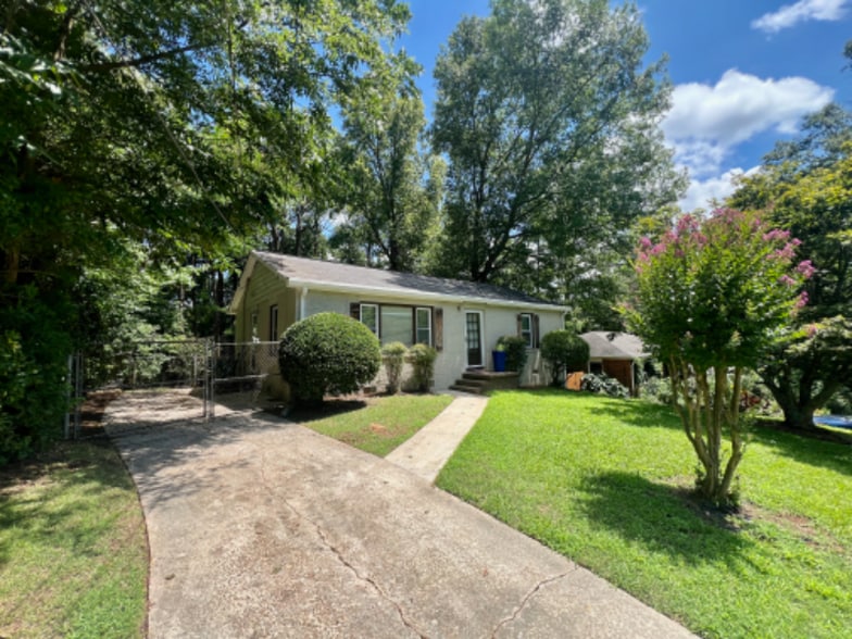 Building Photo - 3534 Maryvale Dr