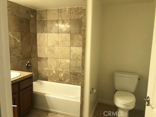 Building Photo - 13525 Vanowen St