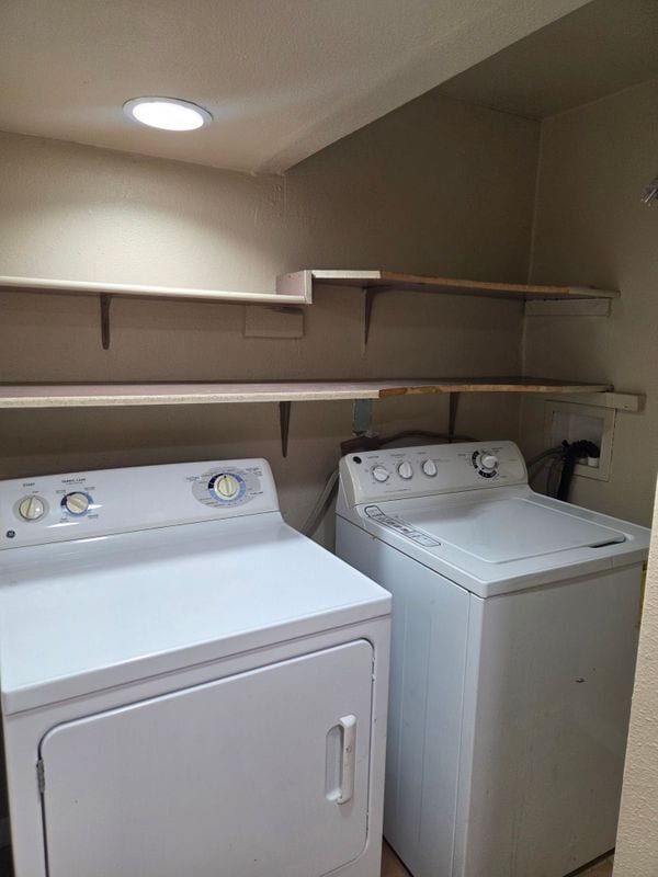 Building Photo - 97 S Macon Ct