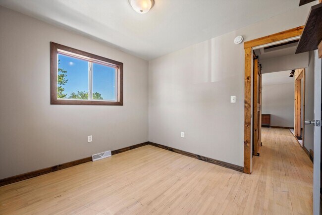 Building Photo - Updated 2 Bedroom Home in North Park Hill | Fresh Paint & Prime Denver Location