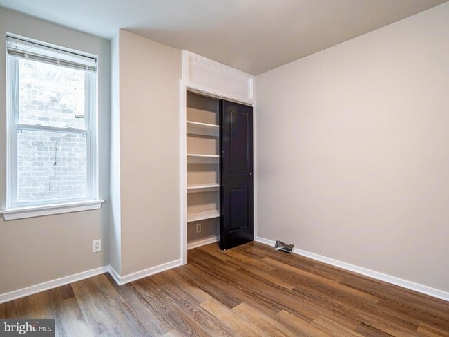 Building Photo - 161 Brown St