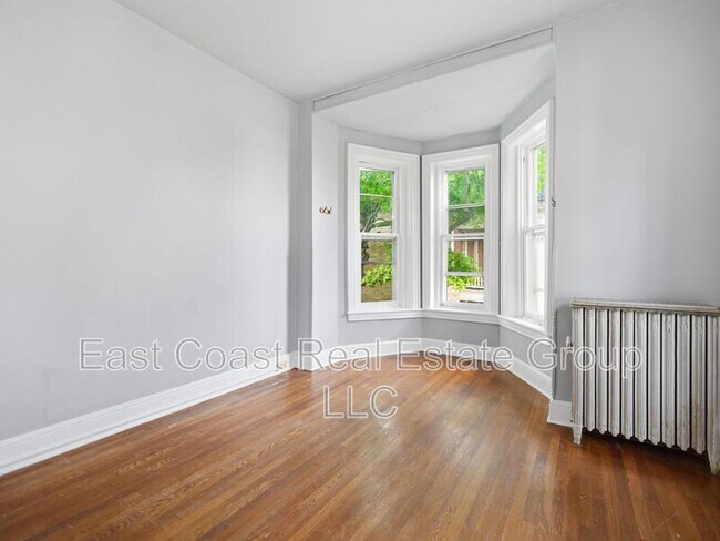 Building Photo - 323 N Potomac St
