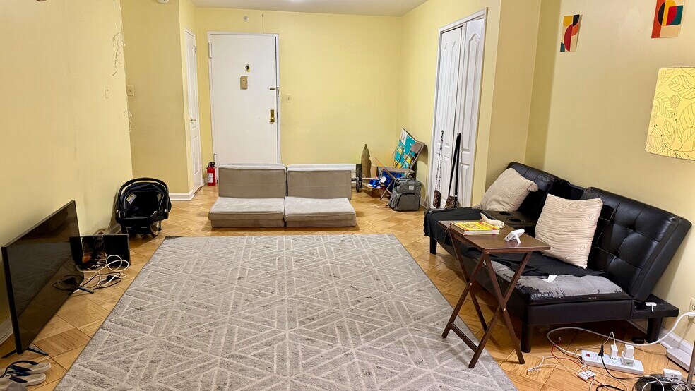 Building Photo - 225 Saint Pauls Ave