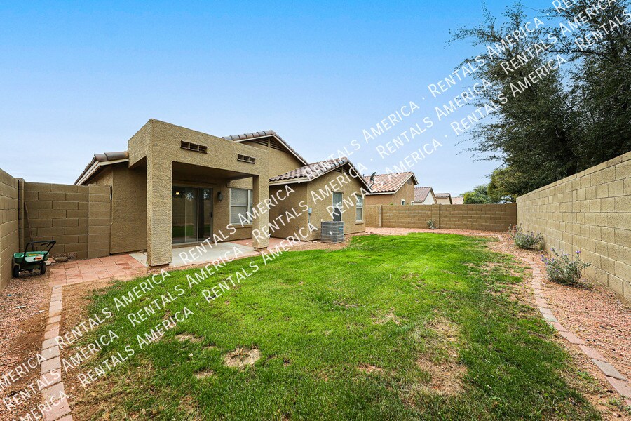 Building Photo - 8554 E Meseto Ave